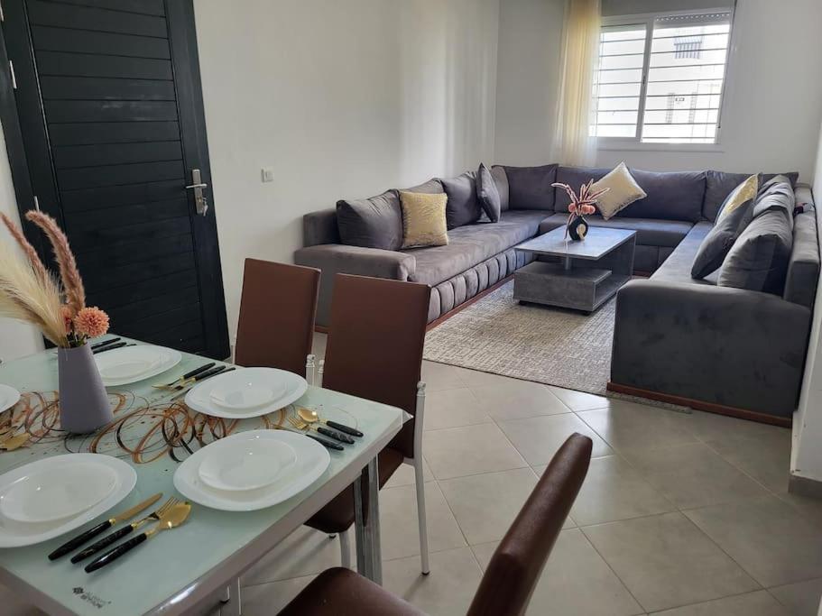Cozy Apartment Sea And Airport Tangier Exterior photo